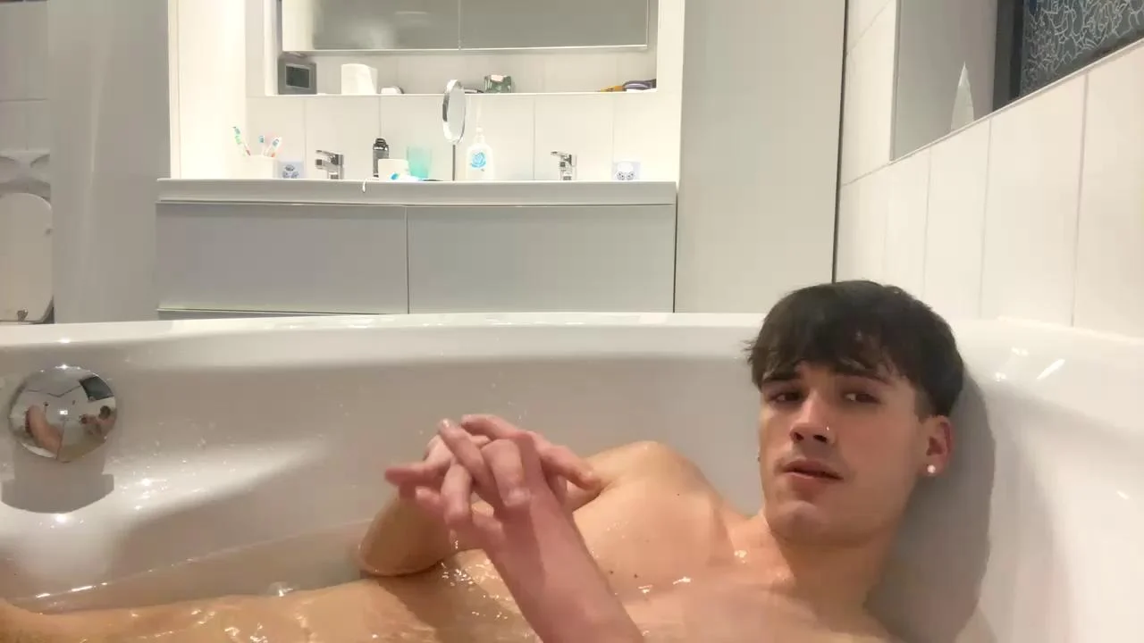 Watch ciaosonoale recorded live streams from Chaturbate on 2024/02/19, Cam Archive