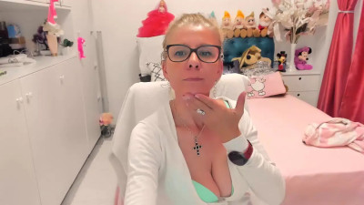 Watch prettyblackeyes recorded live streams from Chaturbate on 2024/05/18, Cam Archive