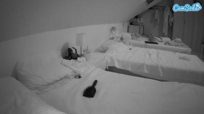 voyeurcam-julmodels-bed-4