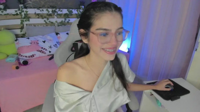 Watch emmalopez001 recorded live streams from Chaturbate on 2024/12/26, Cam Archive