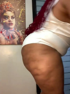 CurvyDesire1