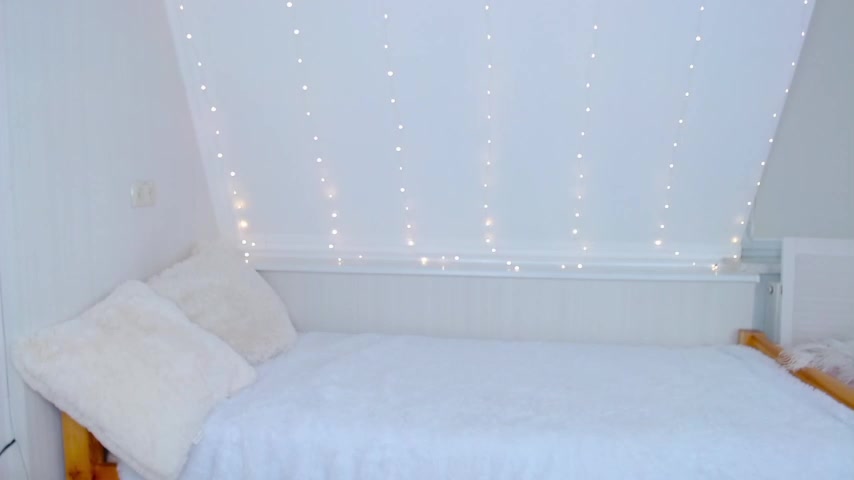 Watch little_kitt1y recorded live streams from Chaturbate on 2023/09/17, Cam Archive