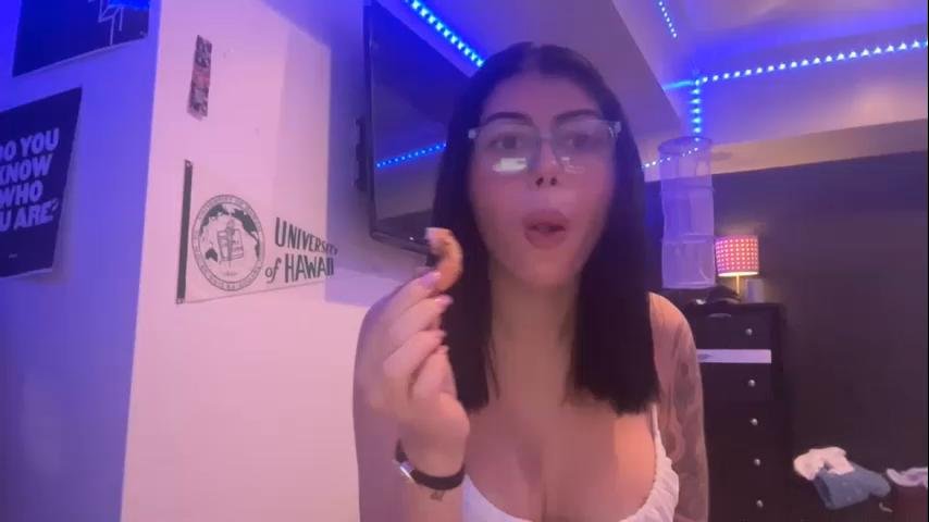 Watch augustforever7 recorded live streams from Chaturbate on 2023/11/28, Cam Archive