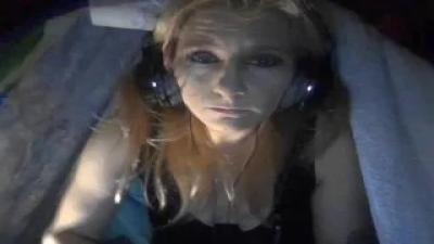 Watch harleyryne recorded live streams from Stripchat on 2023/12/10, Cam Archive