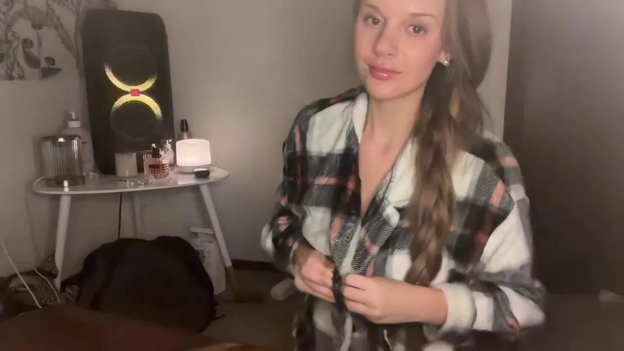 Watch 2prettylittlething2 recorded live streams from Chaturbate on 2024/01/19, Cam Archive